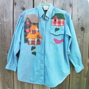 KRISTIN PAIGE SPORTWEAR SHIRT WOMENS SZ M DENIM NOVELTY BIRD HOUSES EMBROIDERED